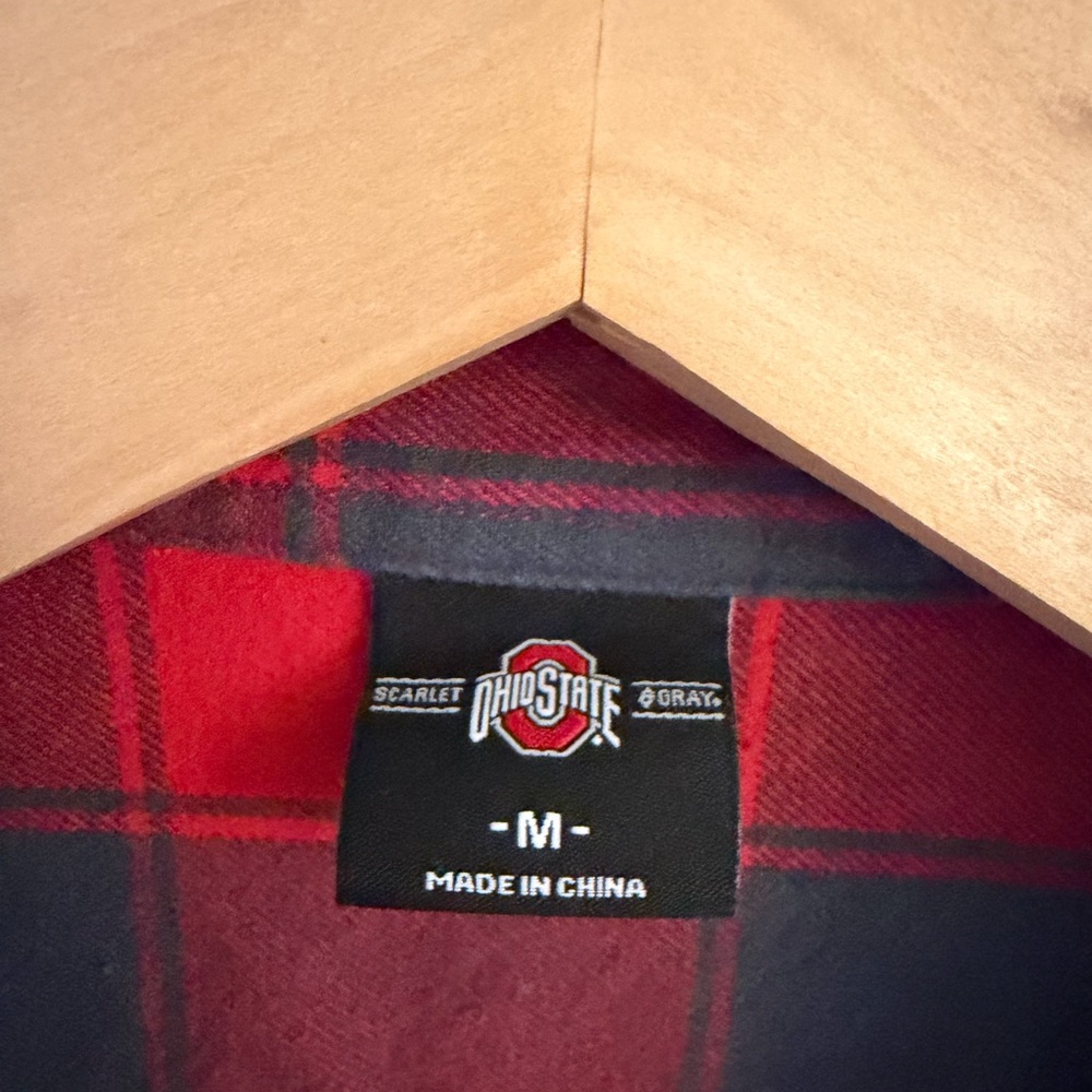 Ohio State Buckeyes Red Gray Plaid Flannel Button Up Shirt‎ Mens Medium NCAA - Picture 2 of 5
